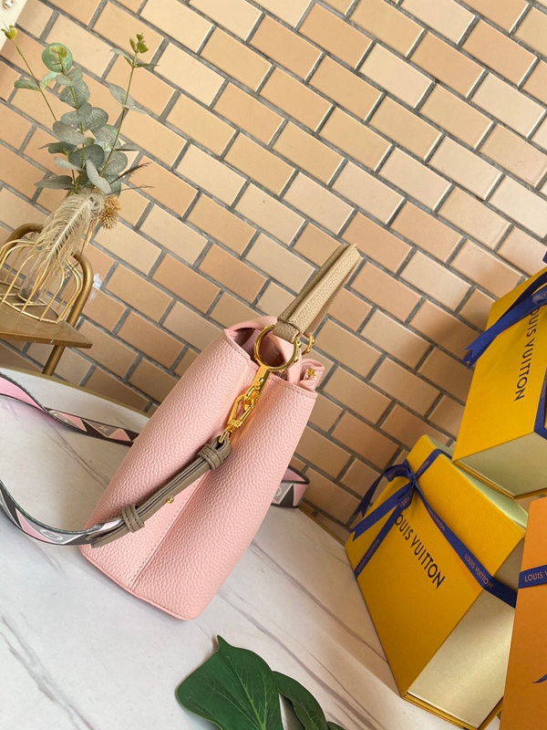 ルイヴィトンバッグ背面デザイン